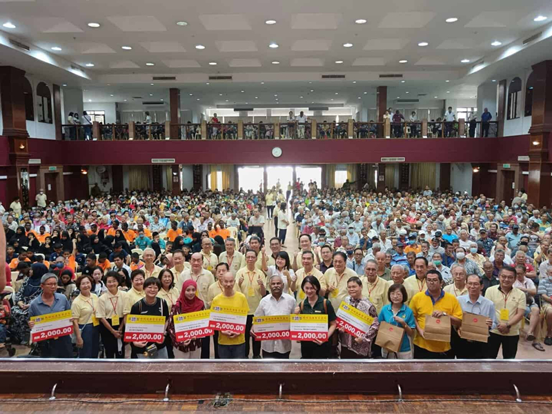 槟城紫云阁周年庆 2500人获慈善红包